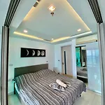 W Tower By Fantasea Beach