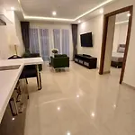 Grand Avenue By Bormon Apartment