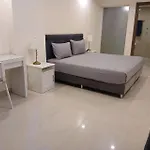 Grand Avenue By Bormon Apartment