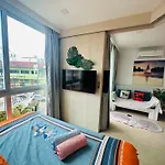 Pattaya Center Luxurious Garden Apartment 2