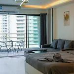 อพาร์ทเม้น Jomtien Seaview At View Talay 5 ,big Pool Pattaya