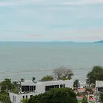 Jomtien Seaview At View Talay 5 ,big Pool อพาร์ทเม้น