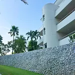โรงแรม Amari Garden 4*