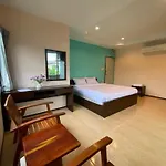โรงแรม X5 *