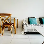 Cozy Ocean Hideaway 400M To Beach & Fast Wi-Fi อพาร์ทเม้น Pattaya