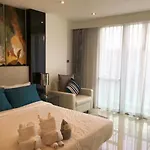 อพาร์ทเม้น Center Cozy Pattaya