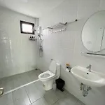 Blue Whale & Cafe Hostel Pattaya