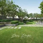 Edge Seaview Apartment