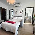 Edge By Mickey Aparthotel