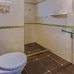 Ratana Near Walking Street And Beaches *