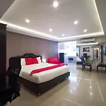 Luxury Beach Studio 4B