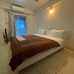 Oyo 75494 President Guest house