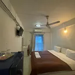 Guest house Oyo 75494 President