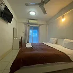Oyo 75494 President Guest house 3*