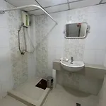 Oyo 75494 President Guest house Pattaya