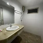 Oyo 75494 President Guest house 3*