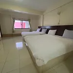 Guest house Oyo 75494 President Pattaya
