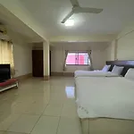 Oyo 75494 President Guest house