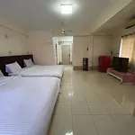 Oyo 75494 President 3* Pattaya