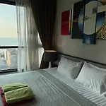 Aparthotel The Base By Mickey Pattaya