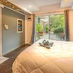 Corner Near Walking Street And Beaches * Pattaya