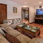 Viewbor Near Walking Street And Beaches Pattaya