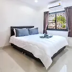 วิลล่า Kouac Near Walking Street And Beaches Pattaya