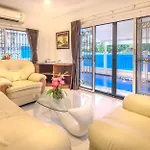 วิลล่า Kouac Near Walking Street And Beaches Pattaya
