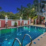 Madee Near Walking Street And Beaches Pattaya
