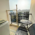 Acadia Continental Aparthotel