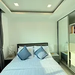 Acadia Continental Aparthotel