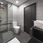 Edge 2br Ocean View Luxury Rooftop Pool Location อพาร์ทเม้น Pattaya