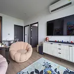 Edge 2br Ocean View Luxury Rooftop Pool Location