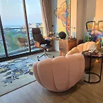 อพาร์ทเม้น Edge 2br Ocean View Luxury Rooftop Pool Location *