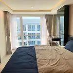 Centara Avenue Soi Buakhao By Daisy 2 Apartment *