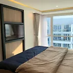 Centara Avenue Soi Buakhao By Daisy 2 *