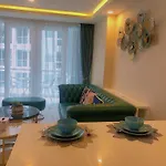 Apartment Centara Avenue Soi Buakhao By Daisy 2