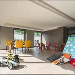 Central Pattaya Fully Equipped Condo Next To Beach