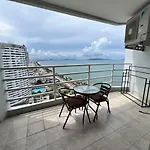 อพาร์ทเม้น Viewtalay Beachfront By Nd