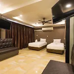 Land Royal 4*