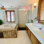 七星爱旅湾 私人海滩四卧别墅 Villa *