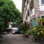 Selina Place Hotel
