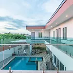 วิลล่า 芭提雅21航站楼附近8卧9卫轻奢现代别墅带独立歌房 Pattaya