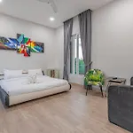 วิลล่า 芭提雅21航站楼附近8卧9卫轻奢现代别墅带独立歌房 Pattaya