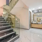 芭提雅21航站楼附近8卧9卫轻奢现代别墅带独立歌房 วิลล่า Pattaya