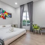芭提雅21航站楼附近8卧9卫轻奢现代别墅带独立歌房 วิลล่า