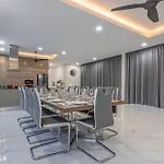 芭提雅21航站楼附近8卧9卫轻奢现代别墅带独立歌房 วิลล่า Pattaya