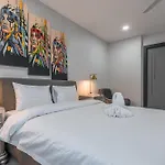 芭提雅21航站楼附近8卧9卫轻奢现代别墅带独立歌房 วิลล่า *
