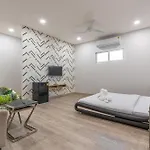芭提雅21航站楼附近8卧9卫轻奢现代别墅带独立歌房 Pattaya