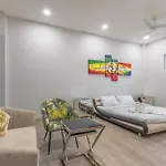 芭提雅21航站楼附近8卧9卫轻奢现代别墅带独立歌房 วิลล่า Pattaya